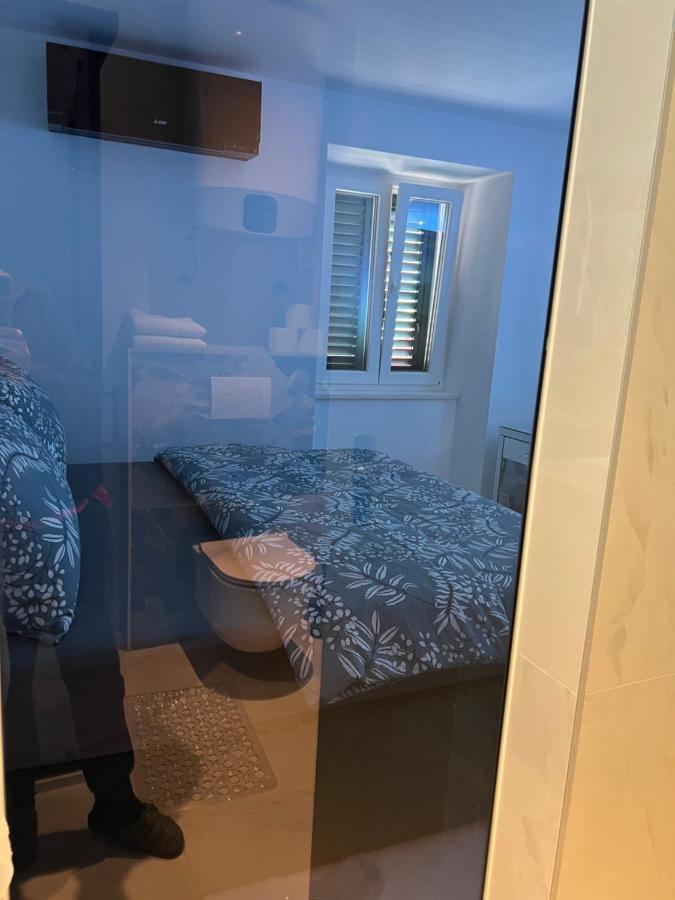 Madonna Luxury Rooms สปลิท ภายนอก รูปภาพ
