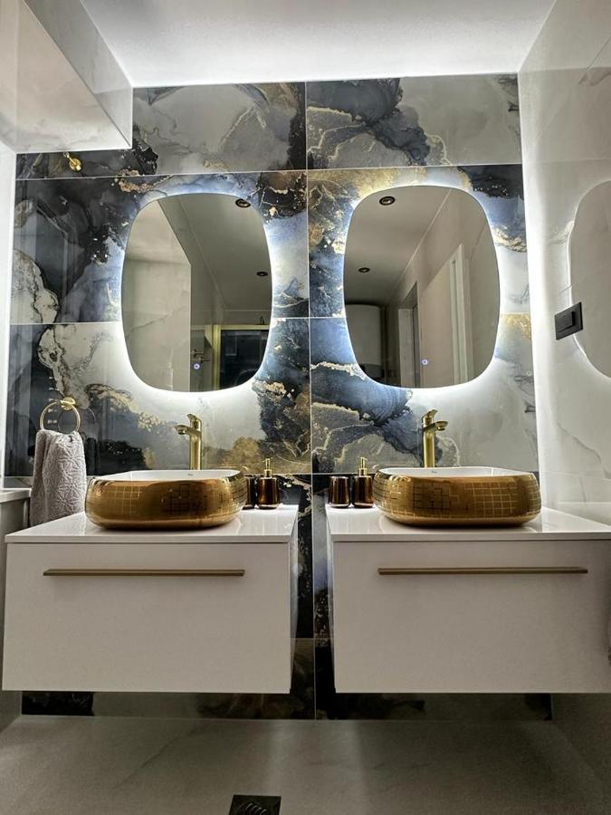 Madonna Luxury Rooms สปลิท ภายนอก รูปภาพ